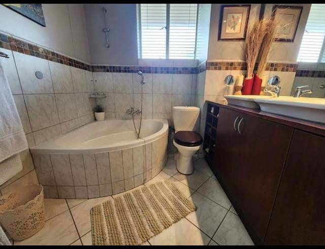 2 BEDROOM PROPERTY TO RENT IN BEDFORD GARDENS